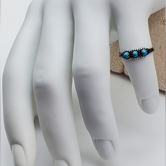 OLD PAWN STERLING SILVER NATIVE AMERICAN NATURAL SLEEPING BEAUTY TURQUOISE RING - Picture 3 of 10